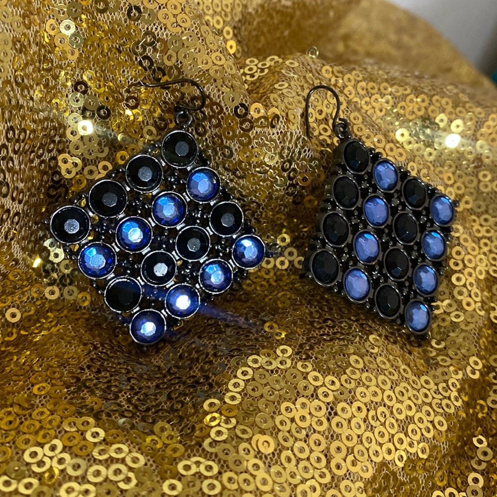 GUESS EARRINGS